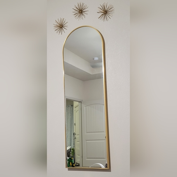 Gold mirror